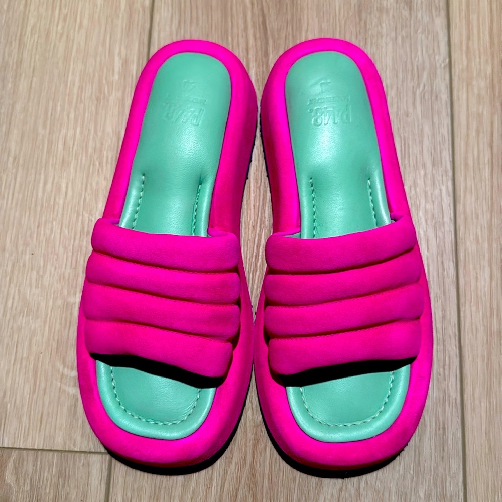 FERGIE OPEN TOE SLIDE SANDALS FUCHSIA P448
